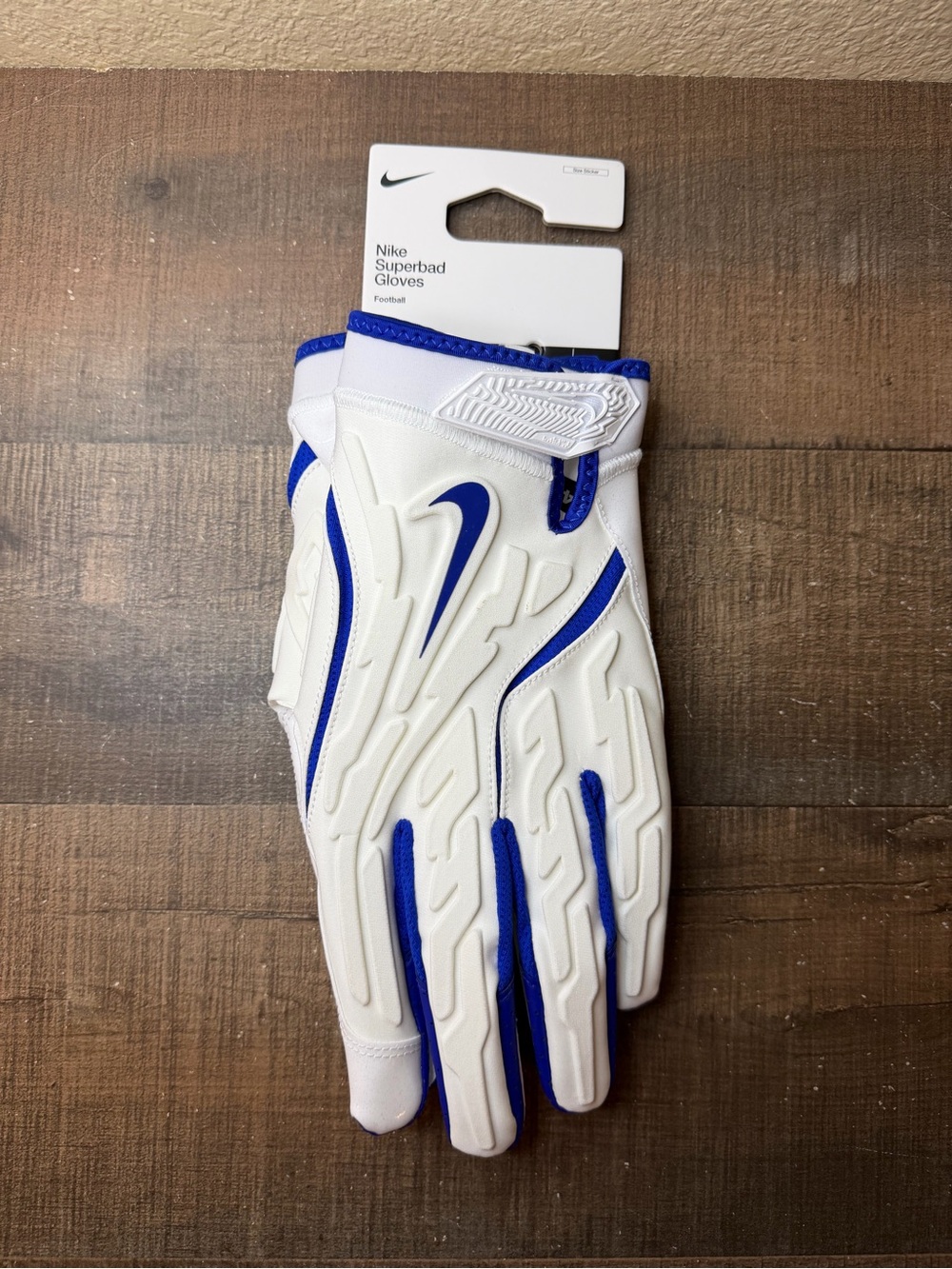 Nike Superbad “Zeke Elliot” PE Dallas Cowboys Football Gloves.
- Size 4XL.